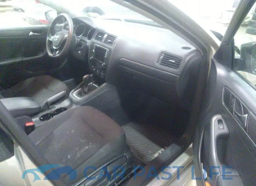 3VW267AJ8GM294582# 5
