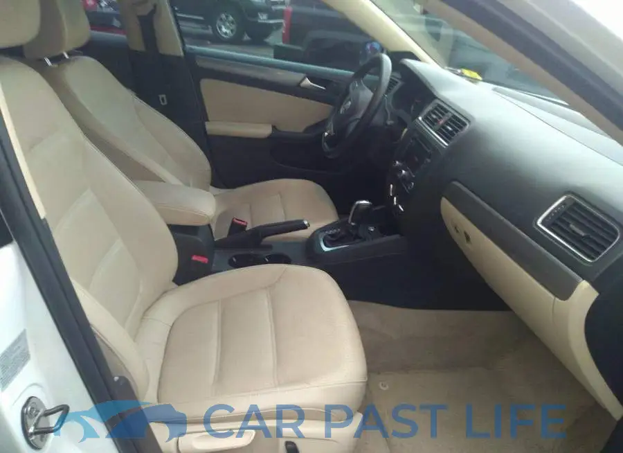 3VWLL7AJ7DM356479# 5