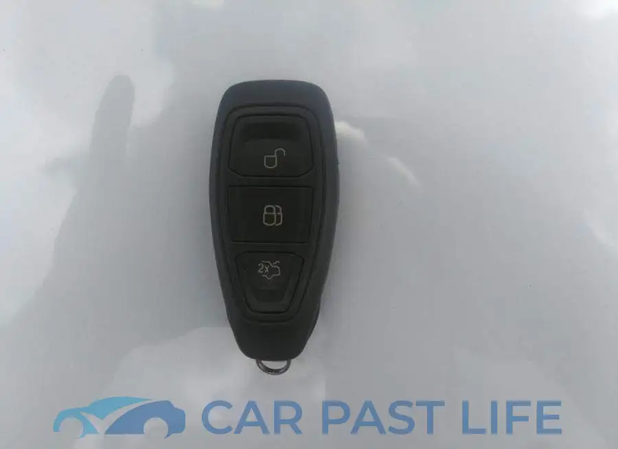 1FADP5BU2DL506692# 11