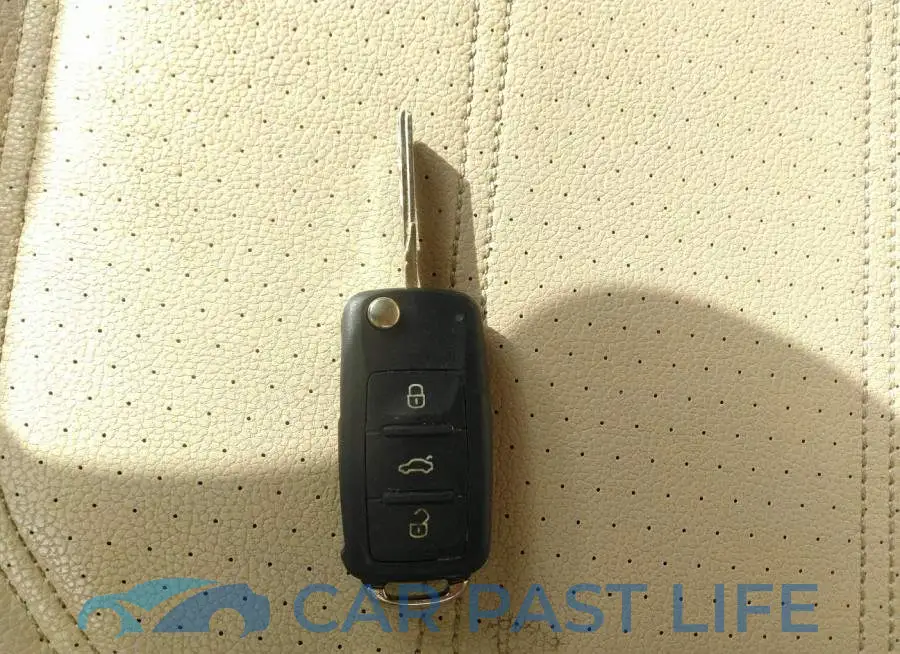 1VWBN7A37DC067692# 11