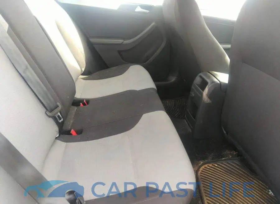 3VW2B7AJ7HM376302# 8