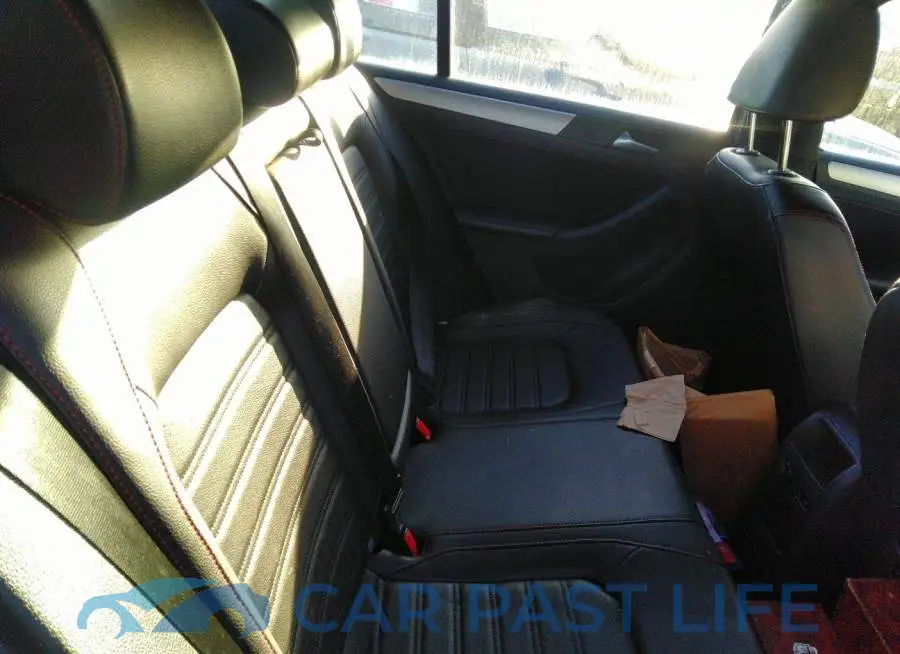 3VW4A7AJ1DM218656# 8
