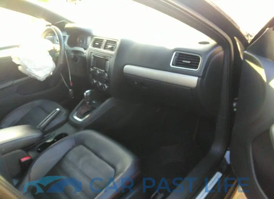 3VW4A7AJ1DM218656# 5