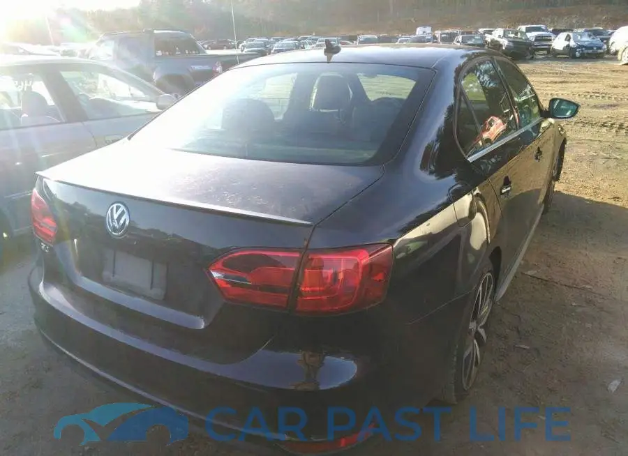 3VW4A7AJ1DM218656# 4