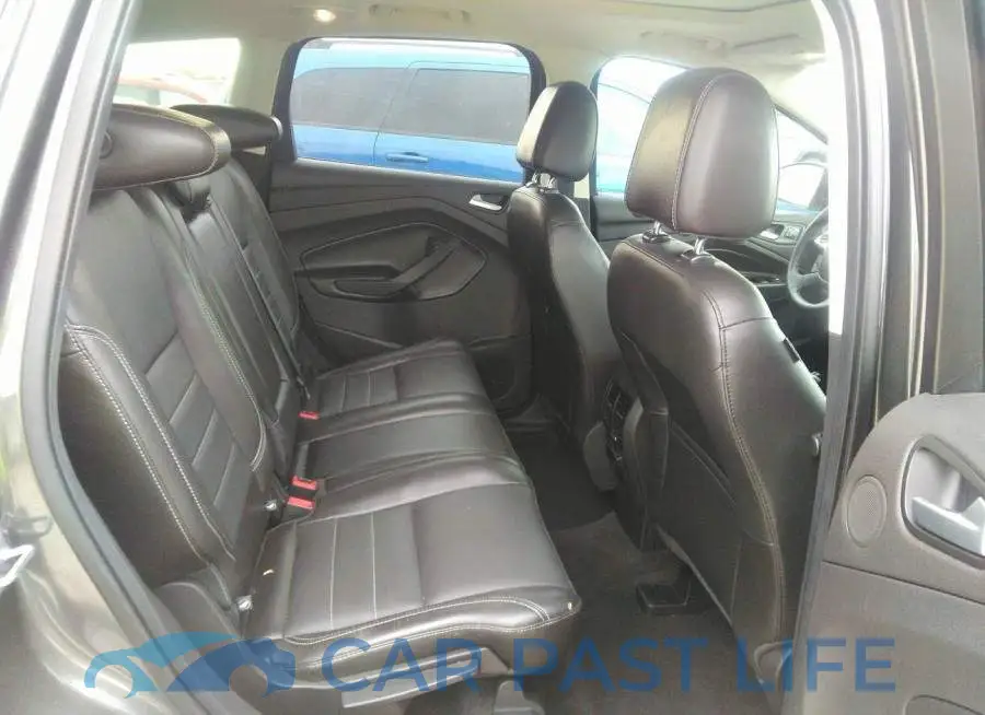 1FMCU0J92FUC07565# 8