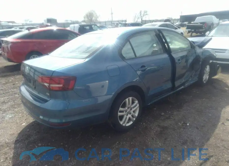 3VW2B7AJ9JM204018# 4