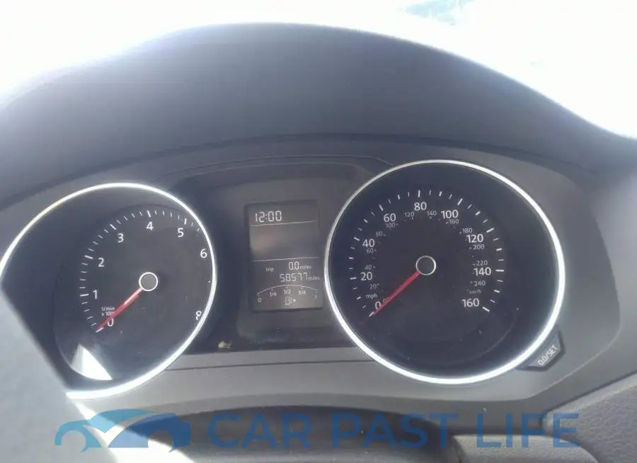 3VW2B7AJ9JM204018# 7