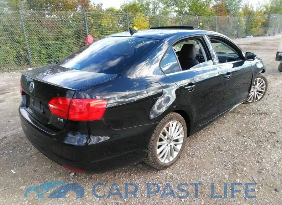 3VW3L7AJ8DM270615# 4