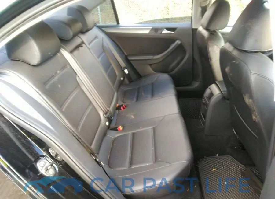 3VW3L7AJ8DM270615# 8