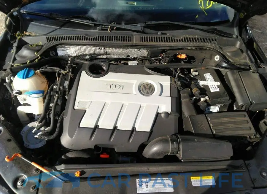 3VW3L7AJ8DM270615# 10