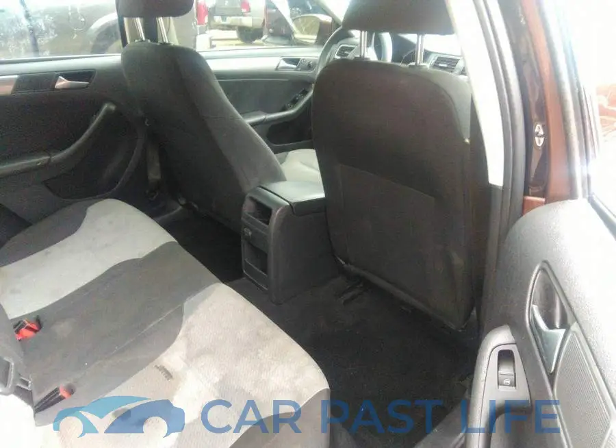 3VW2B7AJ0HM391398# 8