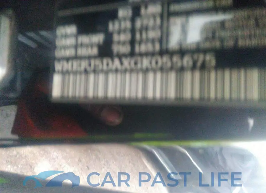 WMEFJ5DAXGK055675# 9
