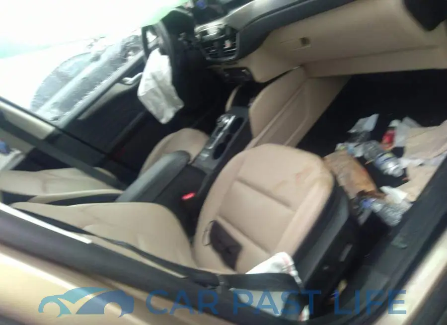 1FMCU9J98MUA79026# 5