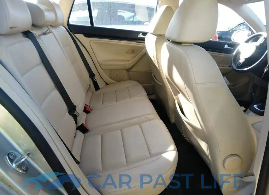 3VWPL7AJ2DM621312# 8