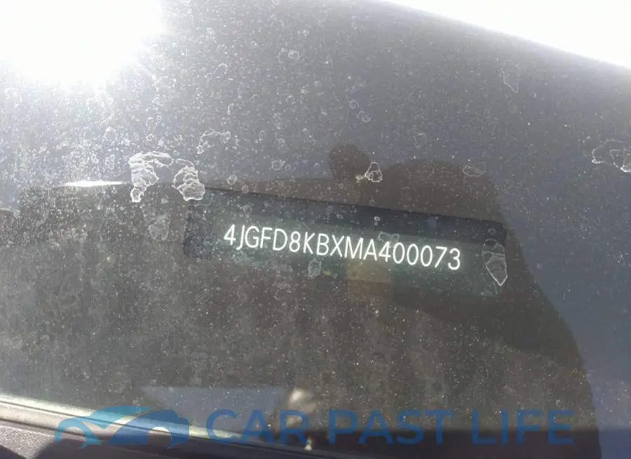 4JGFD8KBXMA400073# 9