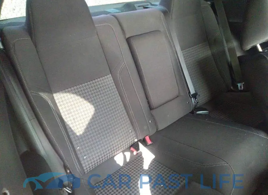 2C3CDZAG0FH715015# 8