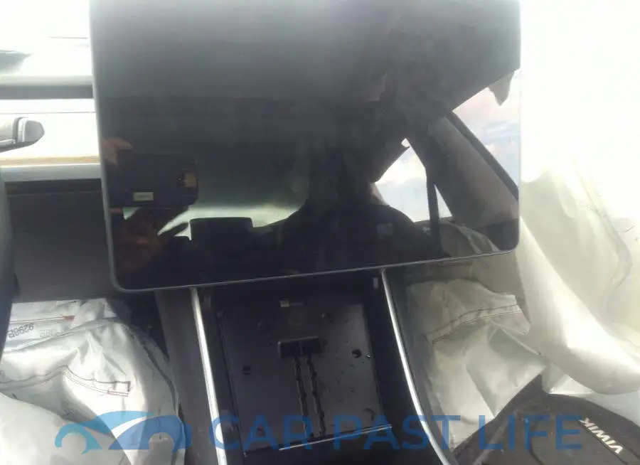 5YJ3E1EB9JF130232# 7