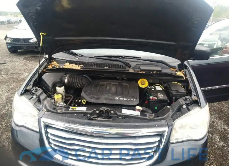 2C4RC1BG4DR742072# 10