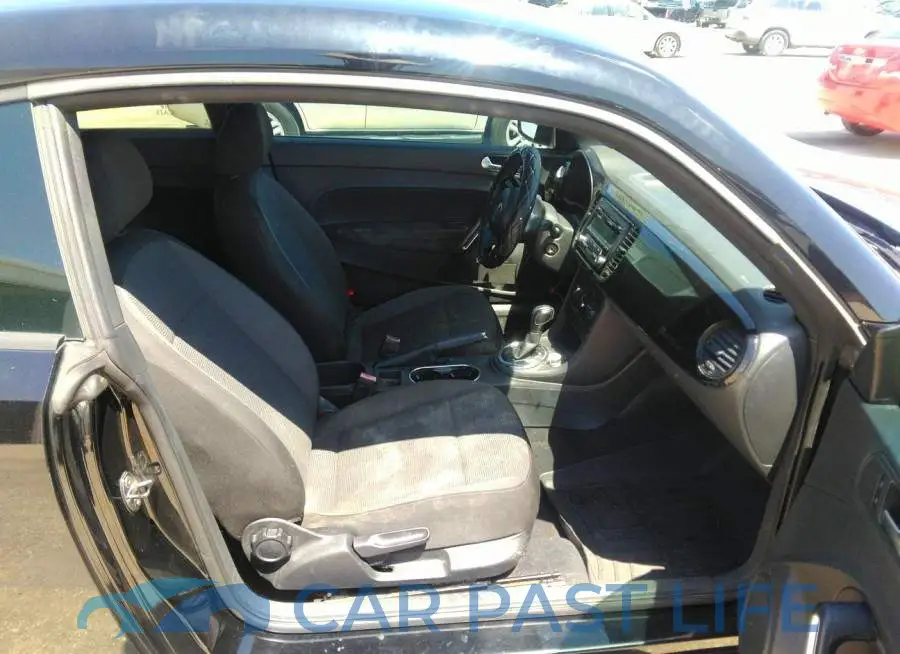 3VWFP7AT0DM606373# 5