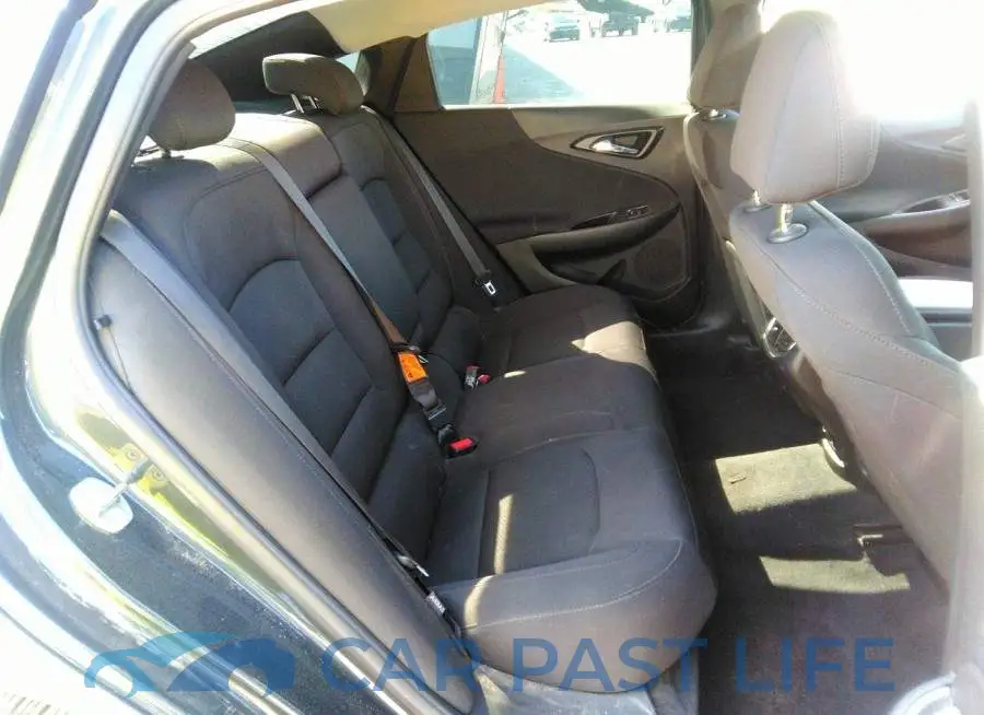 1G1ZD5ST4JF216070# 8