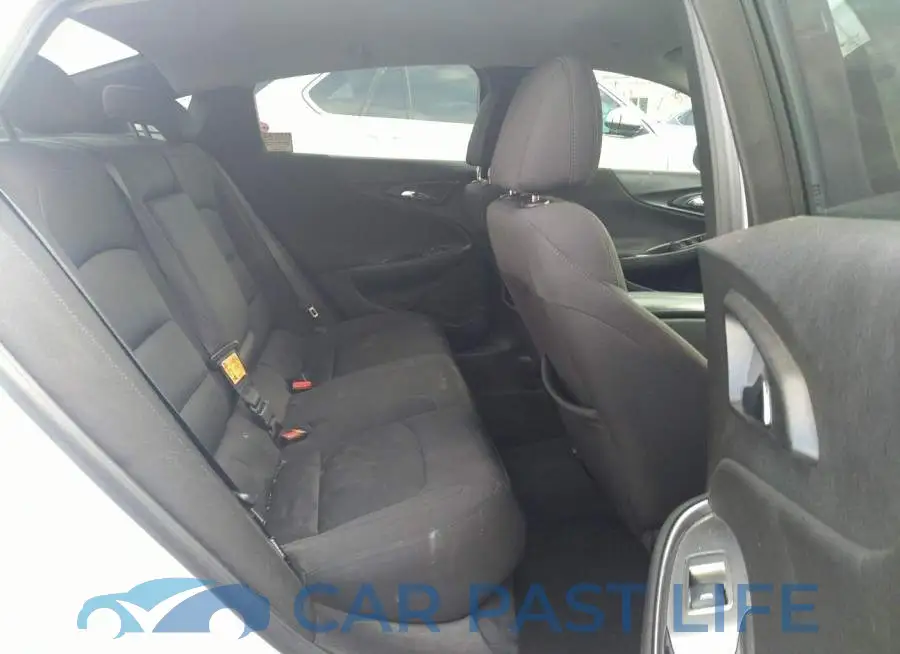 1G1ZD5ST6KF109863# 8