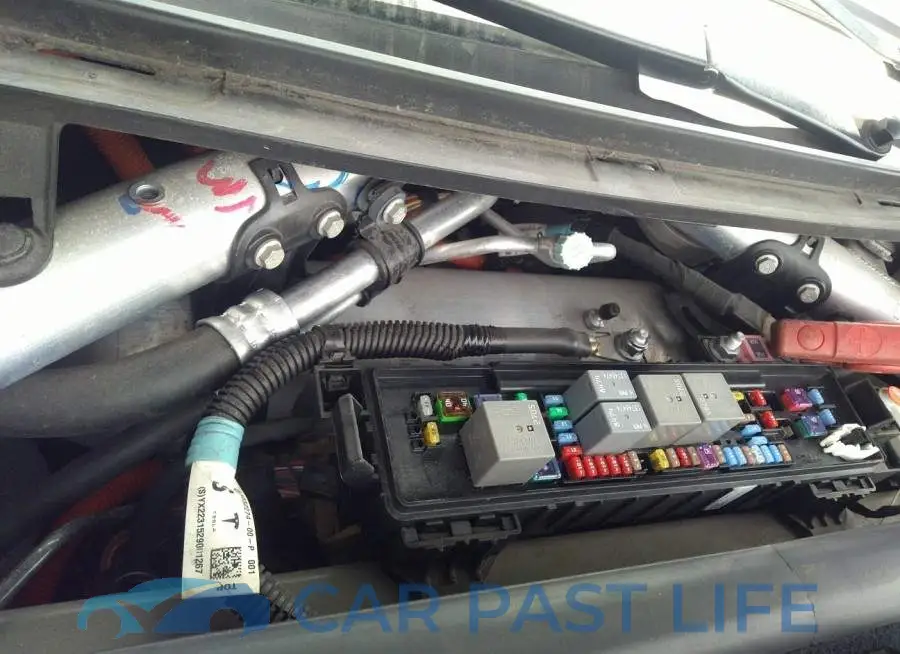5YJSA1E43FF107593# 10