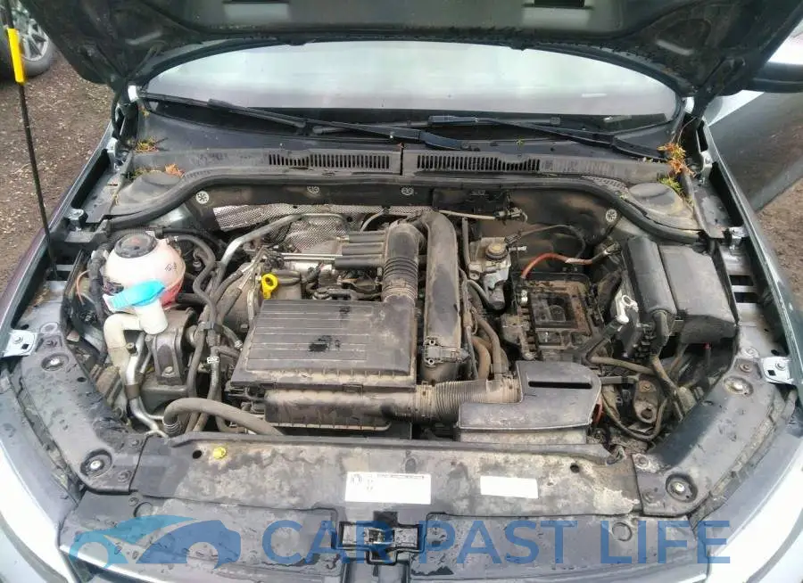 3VW2B7AJ0JM236100# 10