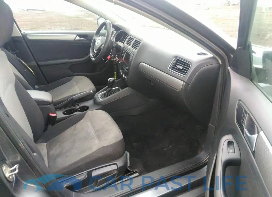 3VW2B7AJ0JM236100# 5