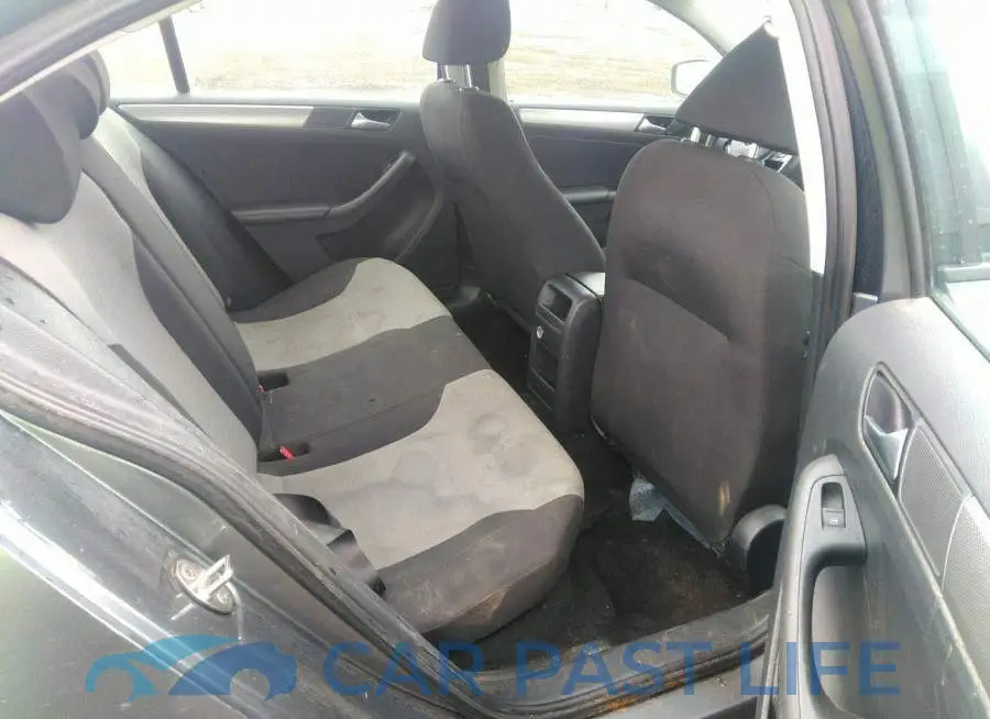 3VW2B7AJ0JM236100# 8