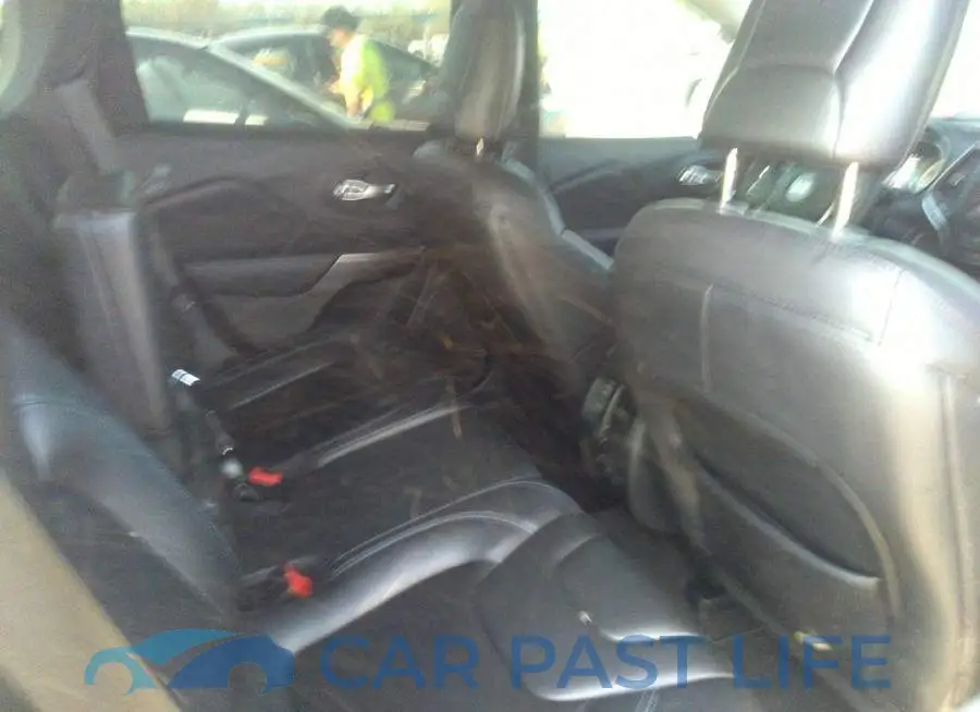 1C4PJLLB2LD574008# 8