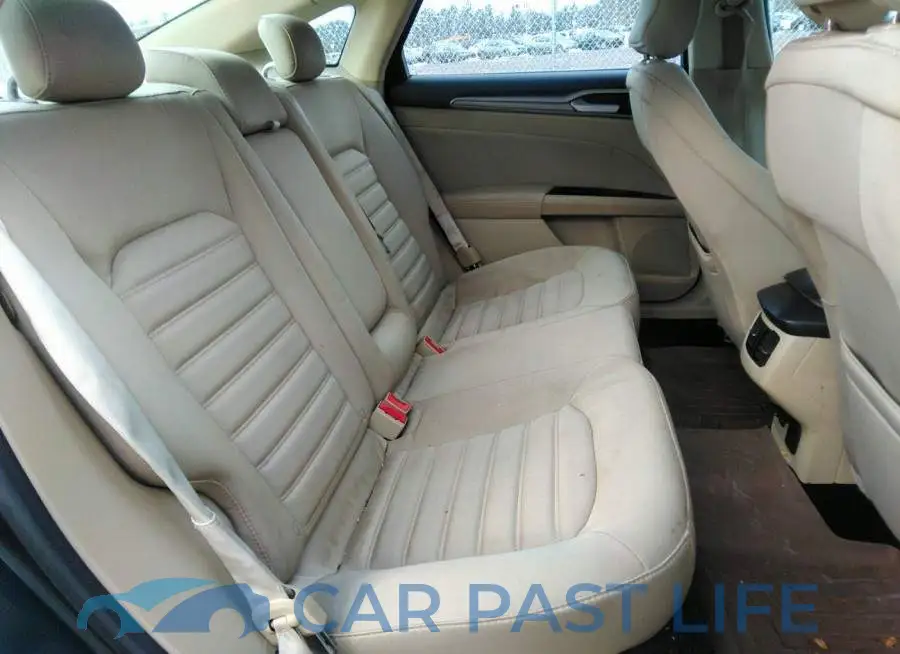 3FA6P0LUXFR176184# 8