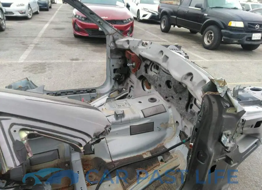 ZN661XUA0LX355876# 5