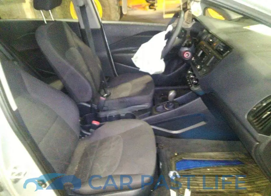 KNADM4A3XD6303096# 5