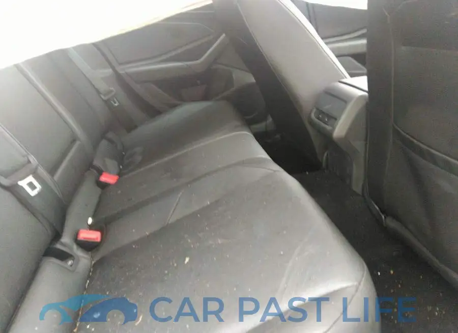 3VWCB7BU6LM052988# 8
