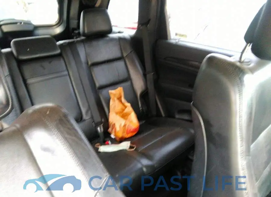 1C4RJFAT3DC569039# 8