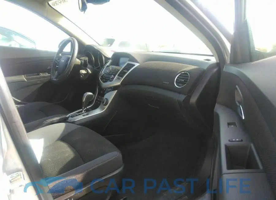 1G1PE5SB3G7229942# 5