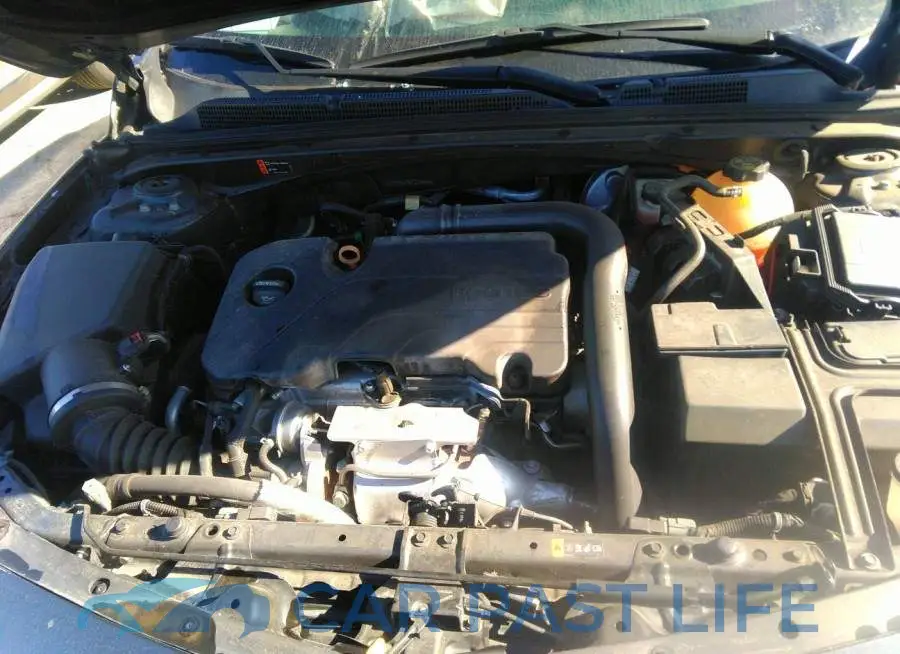 1G1ZB5ST9JF215566# 10