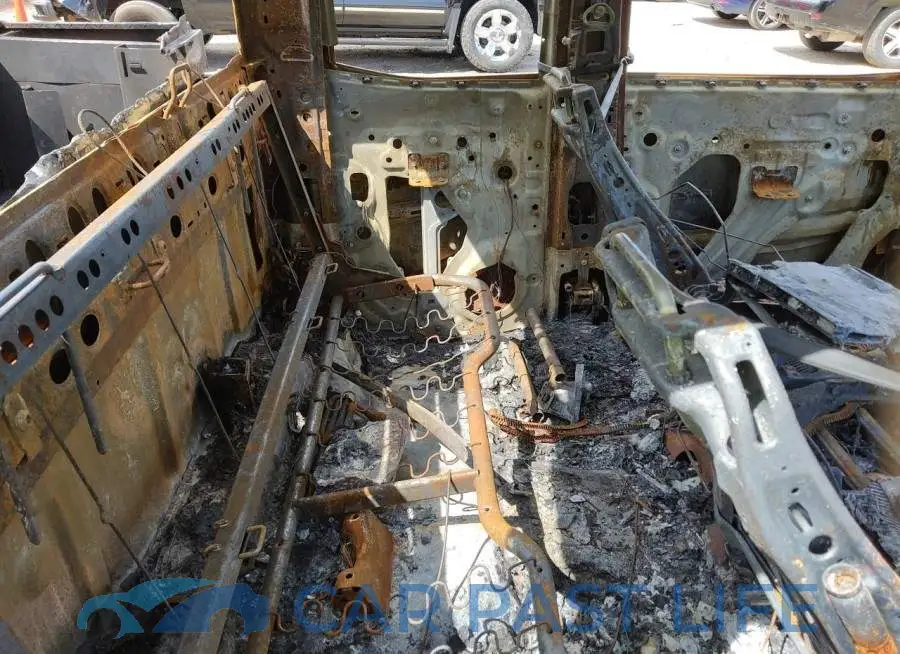 1GCVKNEC4JZ137973# 8