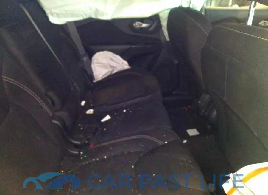 1C4PJMCB3GW218165# 8