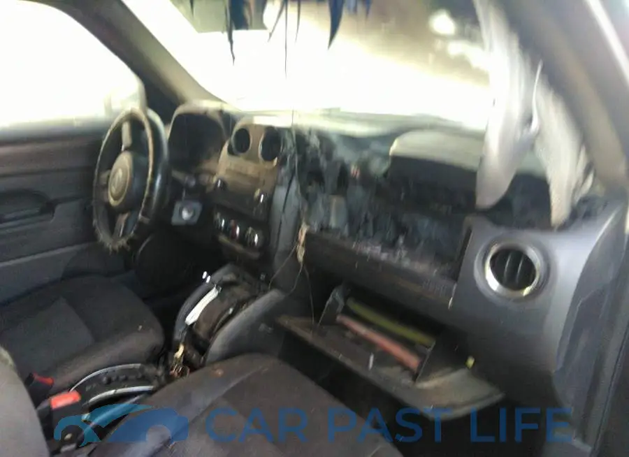 1C4NJPBB0FD400460# 6