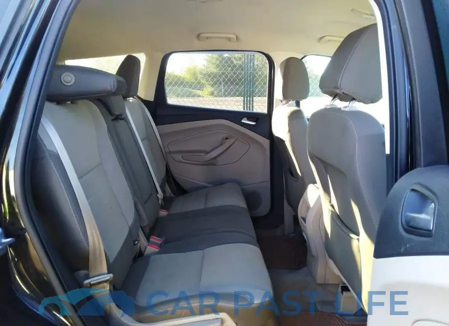 1FMCU9GX5EUA49909# 8
