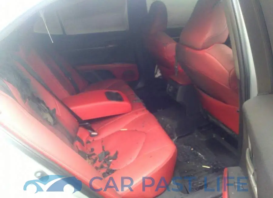 4T1K61BK6NU052806# 8