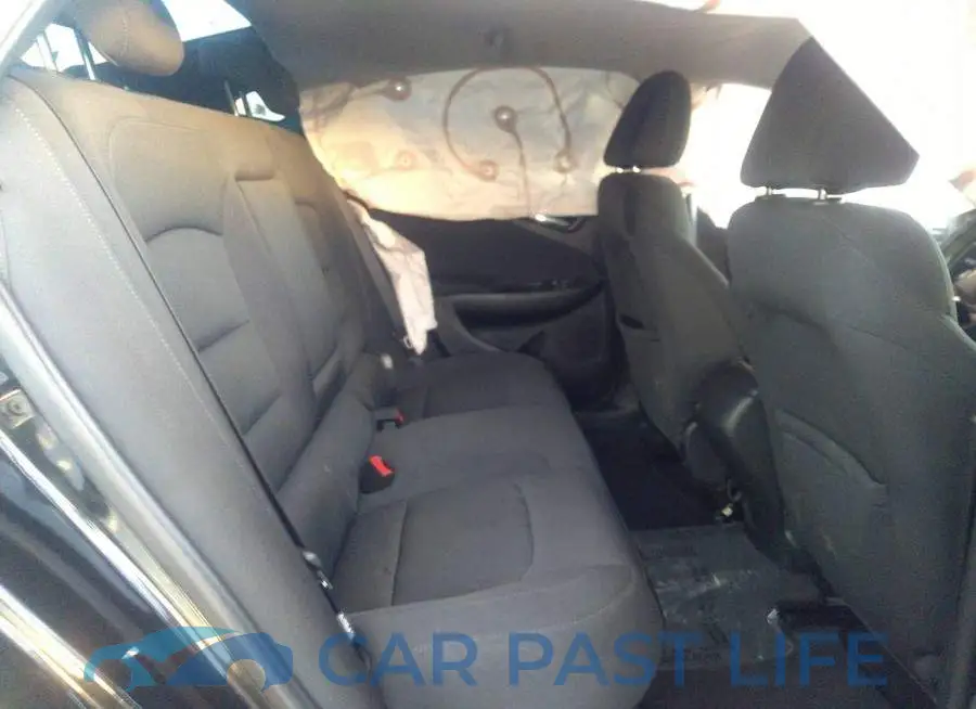 1G1ZB5ST3HF141264# 8