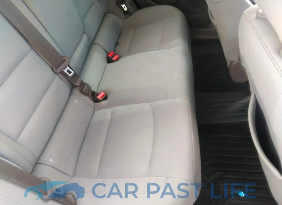 1G1ZD5ST3KF112641# 8