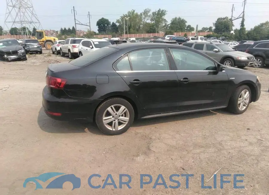 3VW637AJ2DM313567# 4