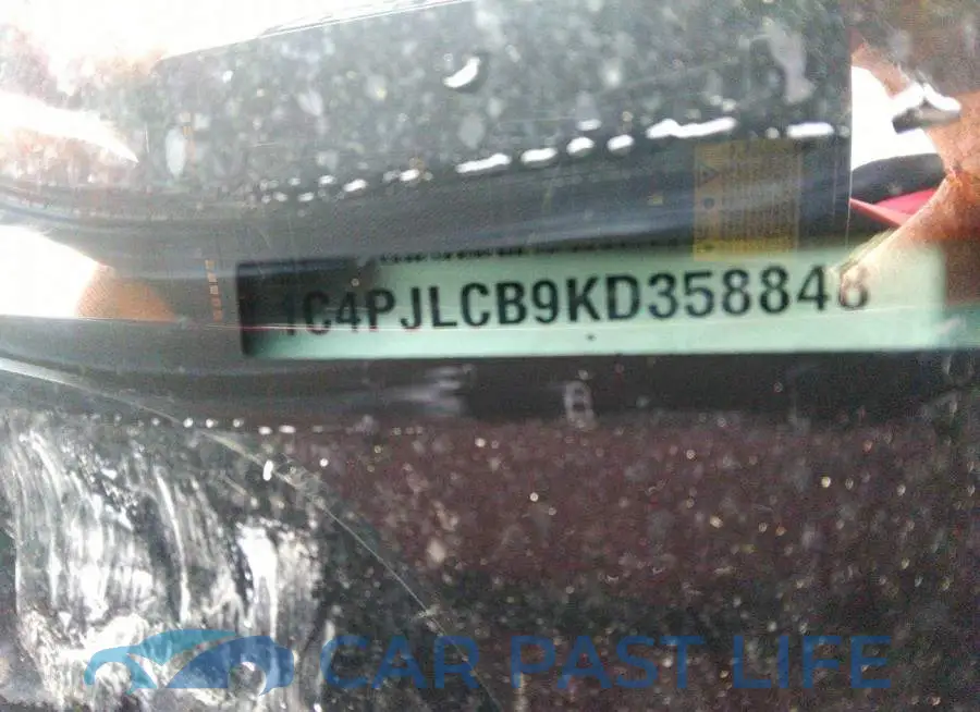 1C4PJLCB9KD358848# 9