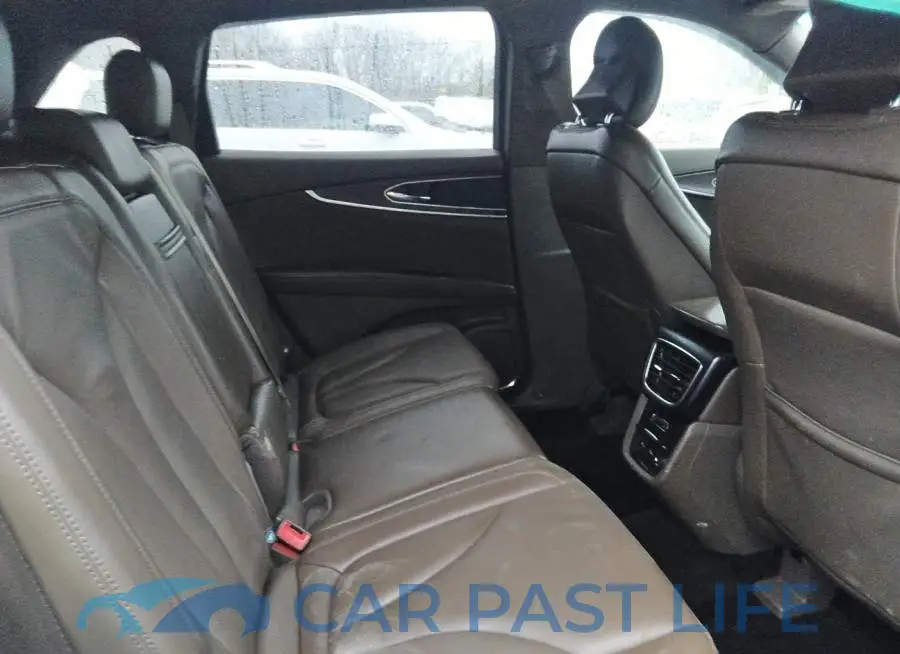 2LMTJ8LR1GBL70045# 8