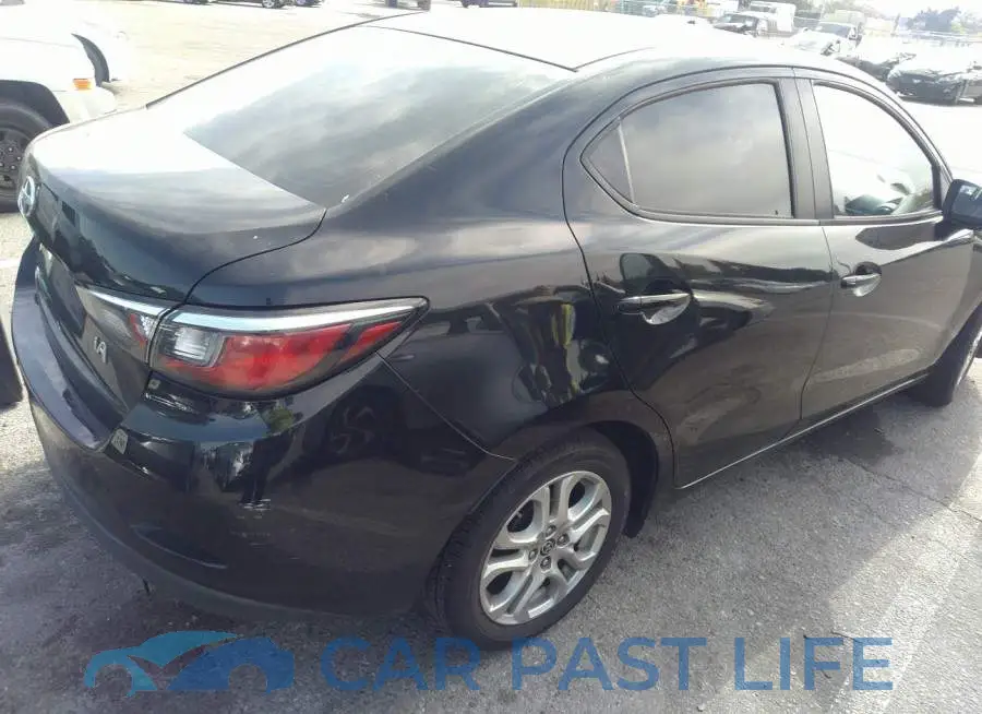 3MYDLBZV7GY125887# 4