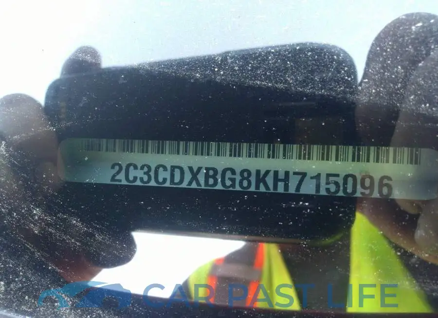2C3CDXBG8KH715096# 9
