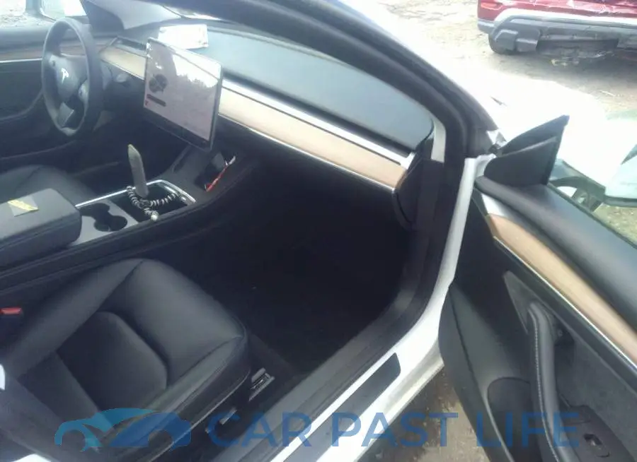 5YJ3E1EB5NF112137# 5